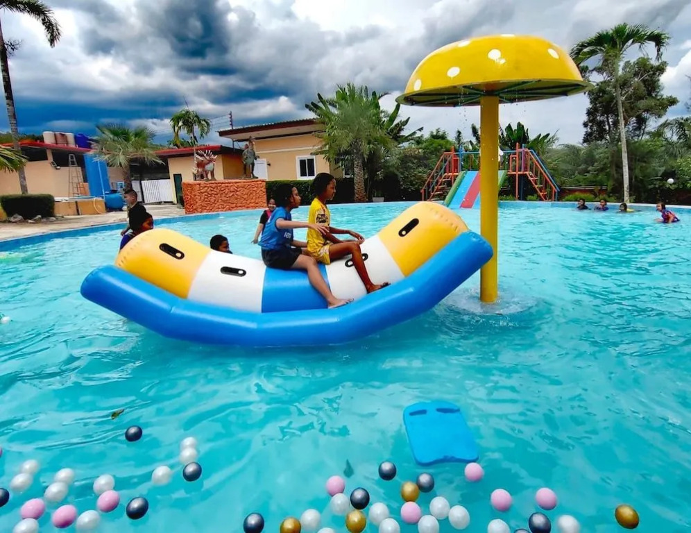 Trang Oasis Waterpark Hotel