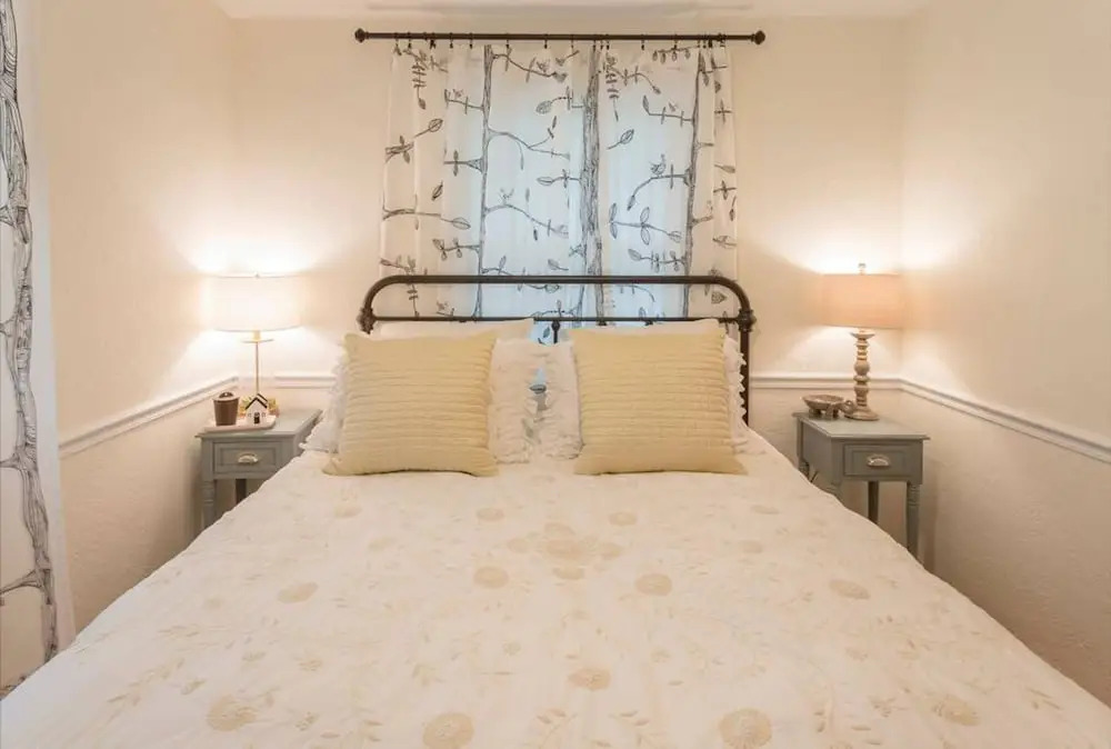 Northeast St. Petersburg Cottage by TechTravel