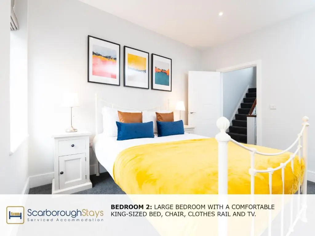 Scarborough Stays - Trafalgar Lodge - 4 bedroomed house - Free Parking