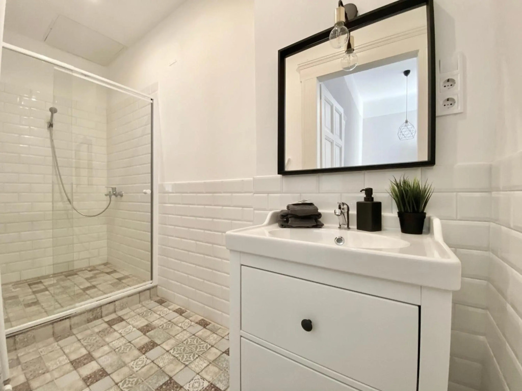 Standard Apartment by Hi5 - 2 bedroom suite in the center