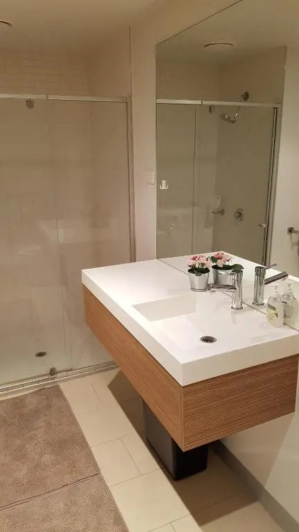 2BEDS Melbourne Central|Crown Casino|Colin|S Cross