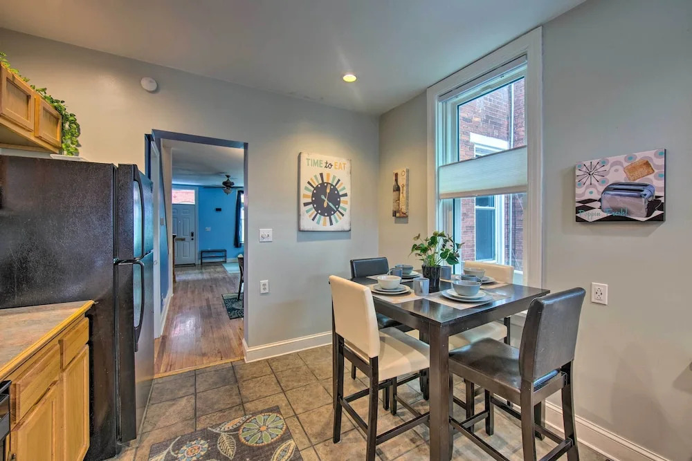 Harrisburg Retreat w/ Deck, Balcony & Grill!