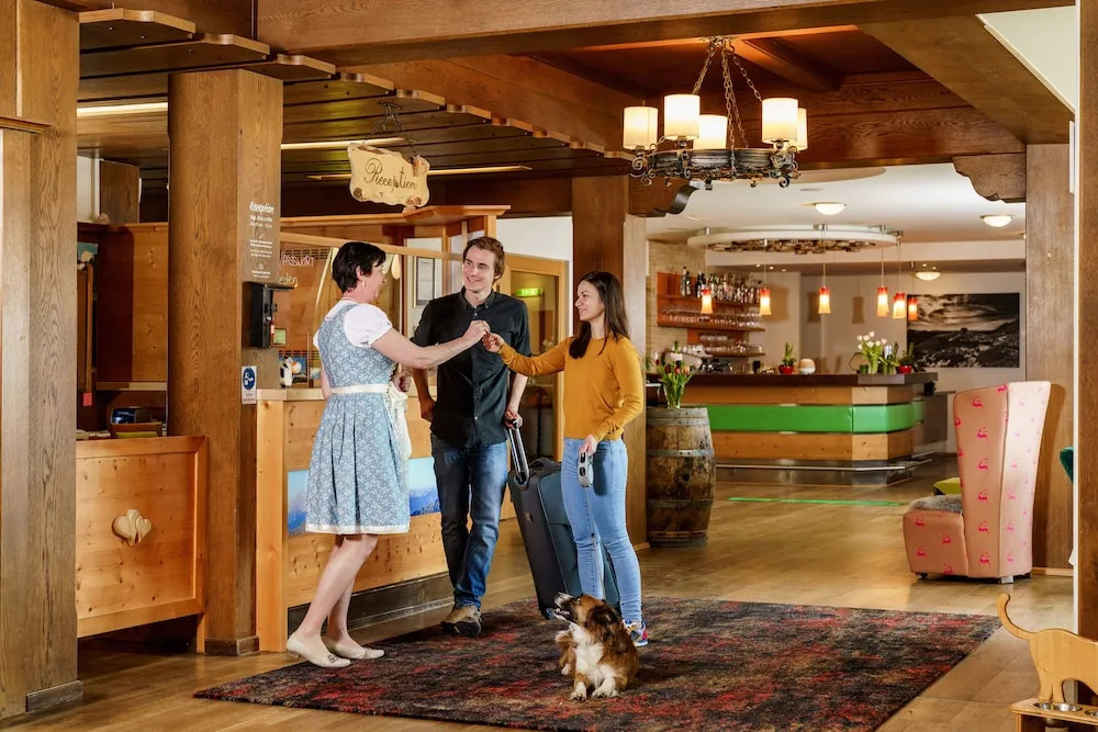 Almfrieden Hotel & Romantikchalet