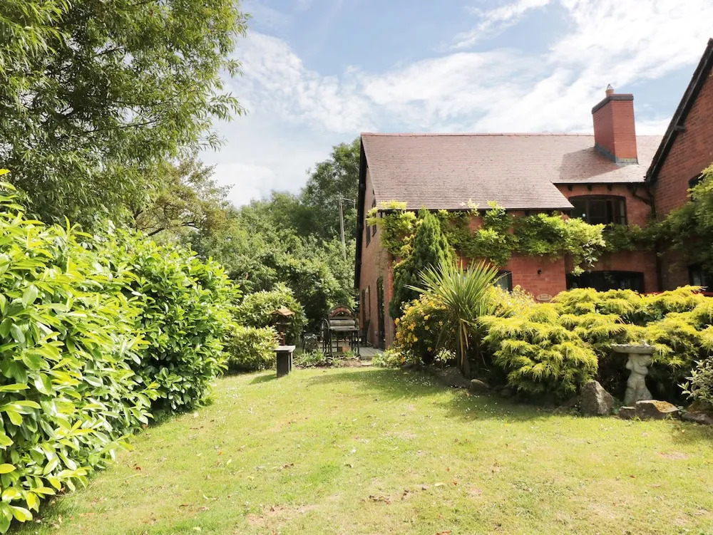 Little Wedderburn House