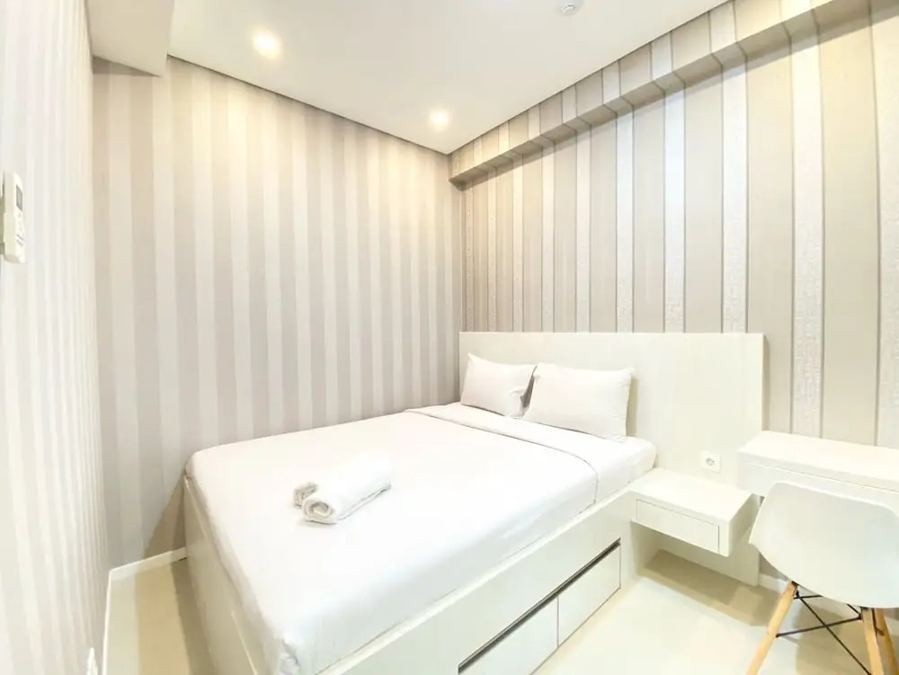 Spacious And Minimalist 2Br Apartment At Parahyangan Residence