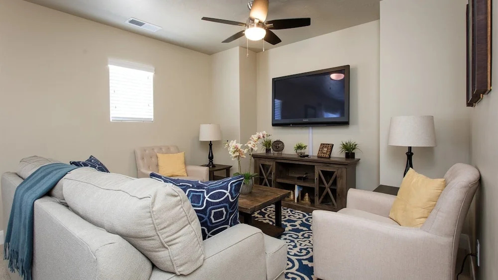 Desert Sunstone 3 Bedroom Apts