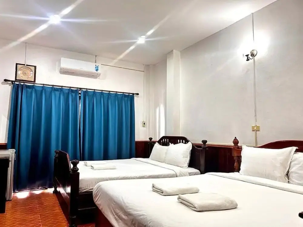 Domon Riverside Hotel