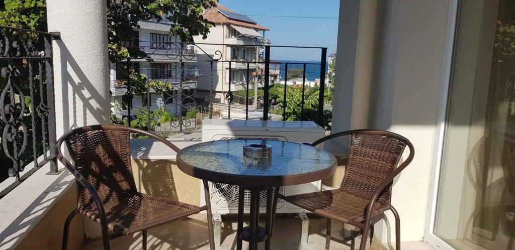 MIDA Apartment