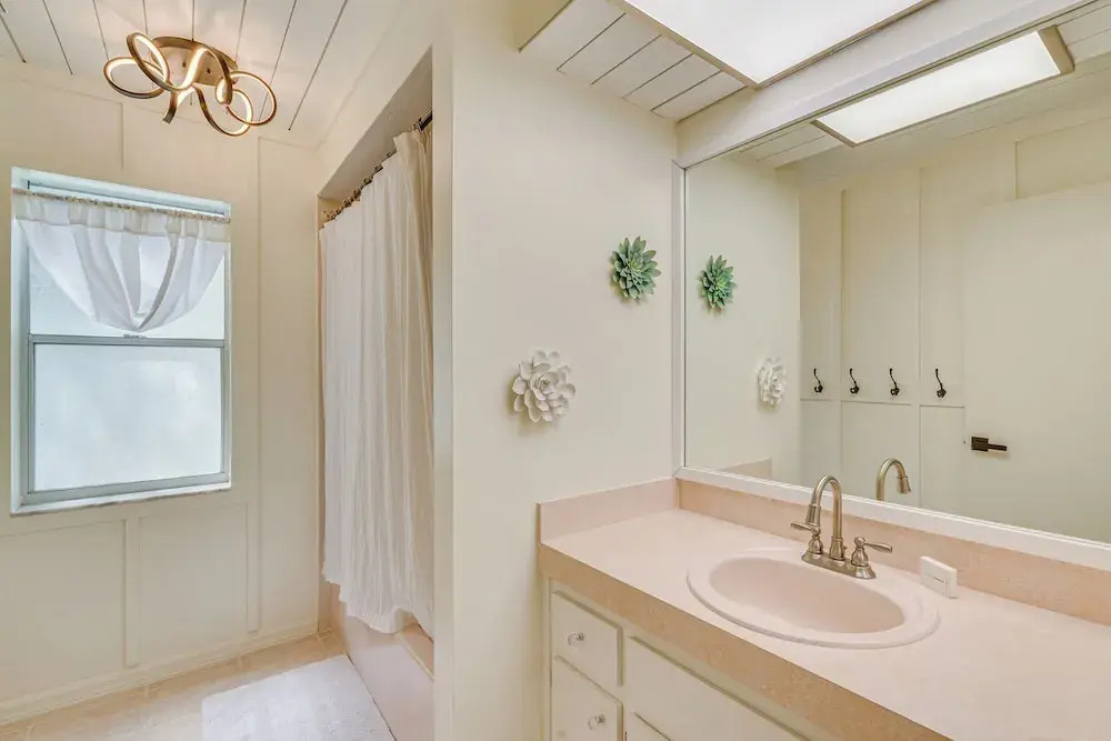 Private Pool & Lanai: Spring Hill Oasis