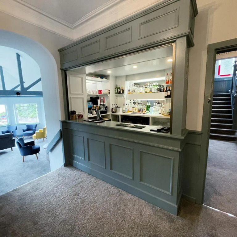 Kings Knoll Hotel