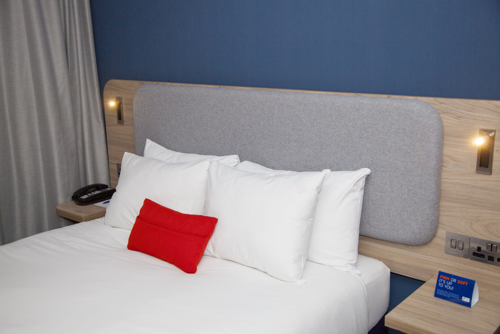 Holiday Inn Express Cardiff Bay by IHG