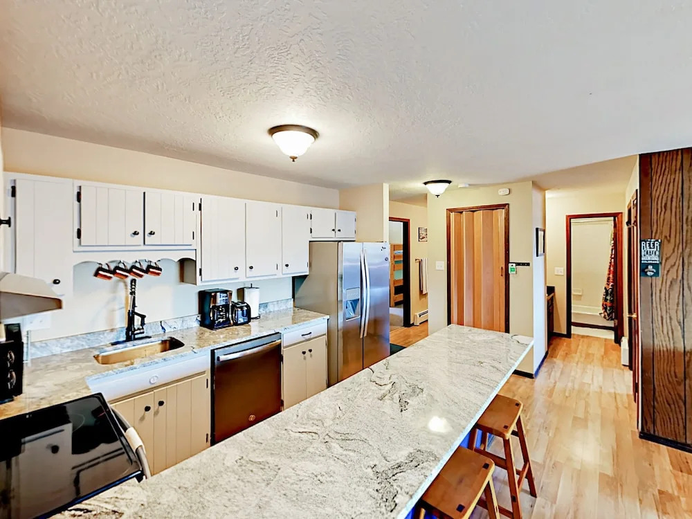 Enthusiasts Dream Condo #s303 2 Bedrooms 2 Bathrooms Condo