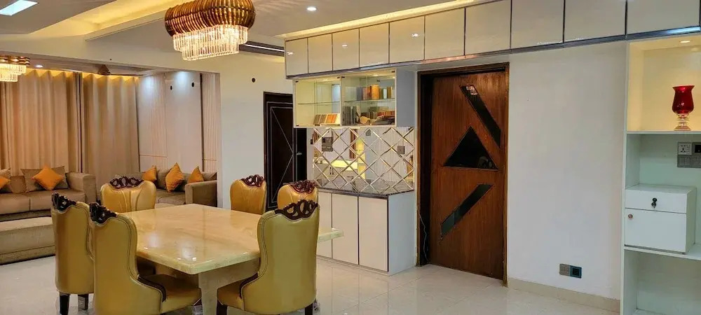 Luxurious 3-bhk Highly Secured & Close to Airport