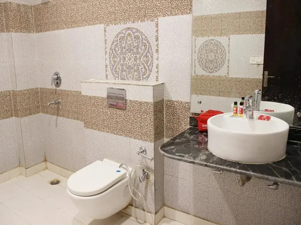 Hotel Golden Wings 2 mnts New Delhi railway station