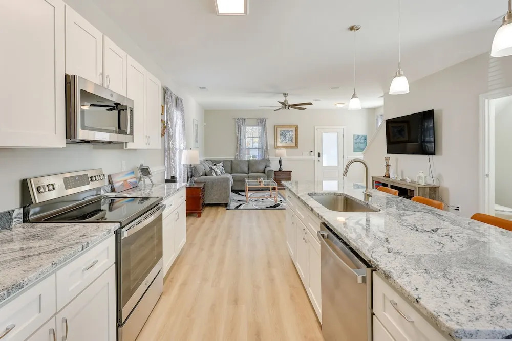 Pet-friendly Wilmington Home - 2 Mi to Riverwalk