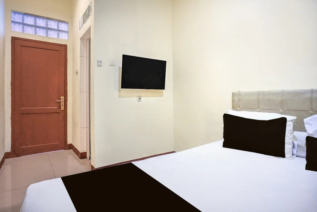 Hotel O Medan near Sun Plaza formerly Medan Baru House