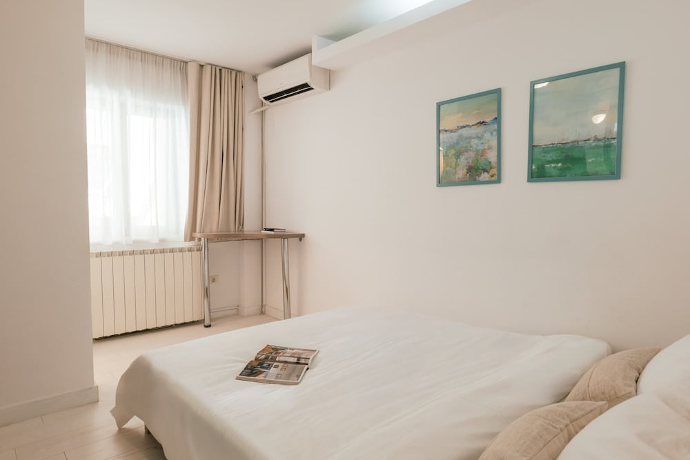 New Unirii Center Apartments by Olala Homes