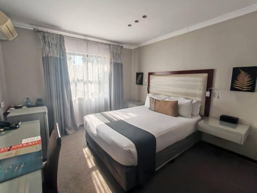 Golden Crystal Hotel