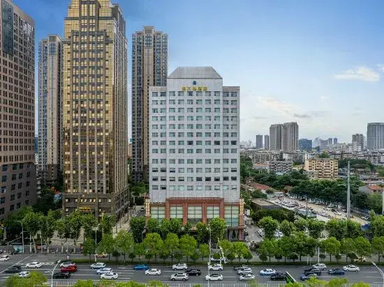 New Land Hotel