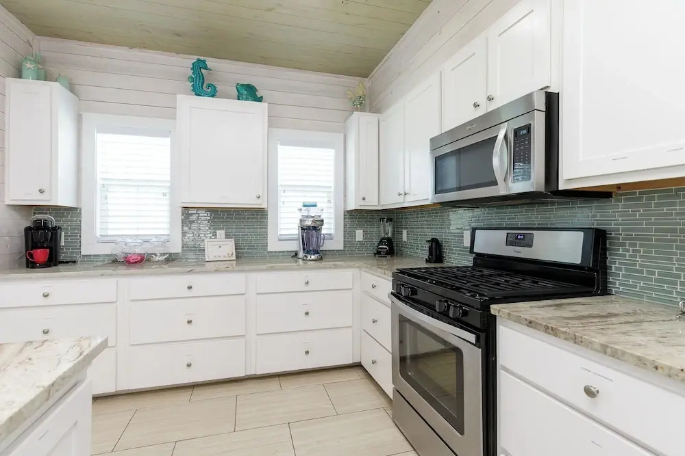 Pet Friendly Shared Pool Sleeps 14