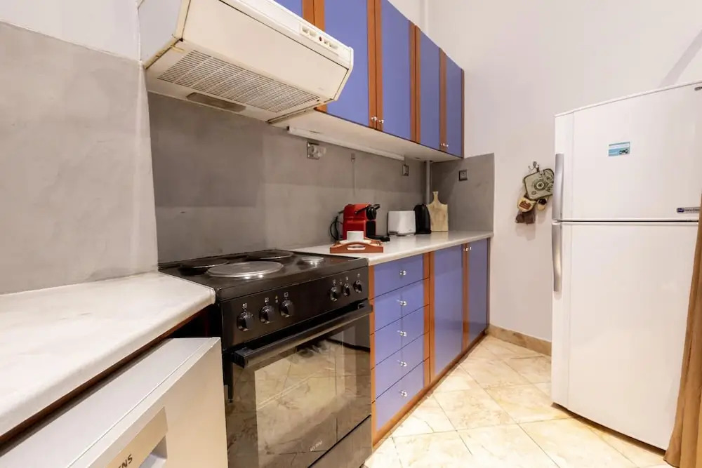 Ideal 4 bdr Apartment in Plaka for 10