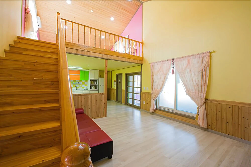Ganghwa Pink House Pension