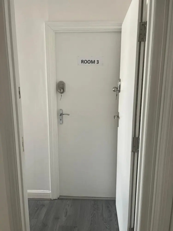 Captivating 2-bed Apartment in Ilford