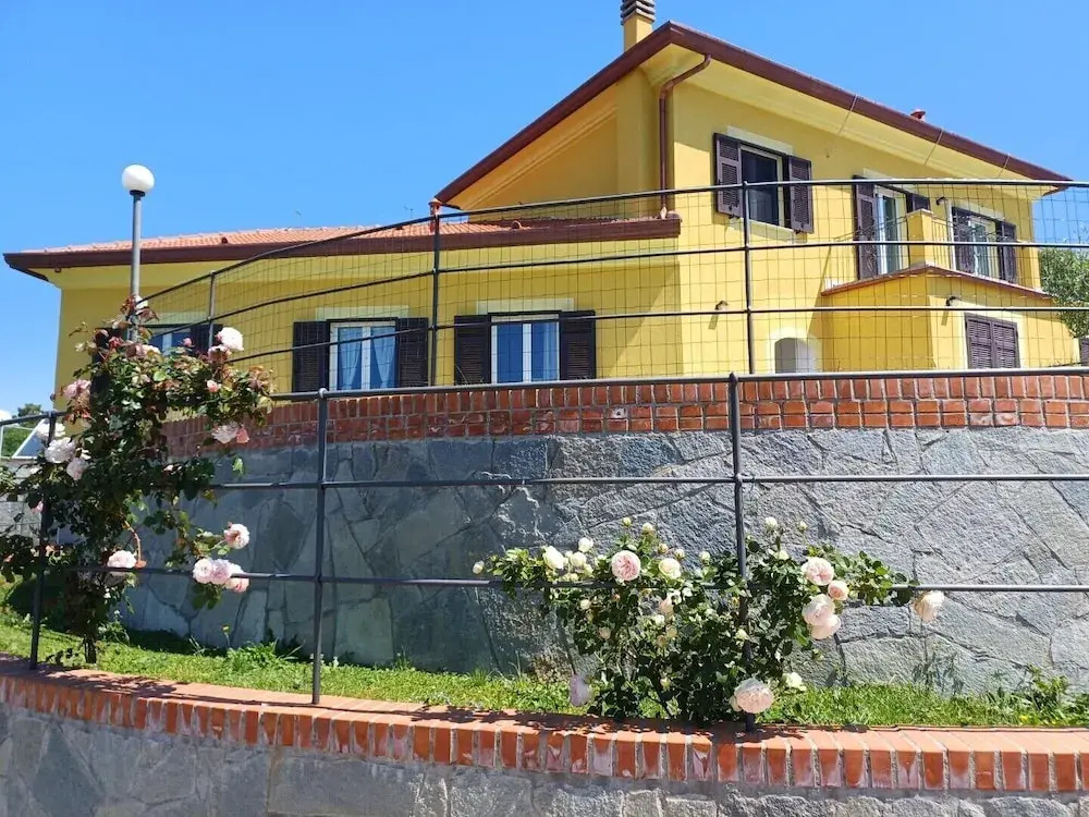 JOIVY Villa Guanna - Charming Flat with Garden