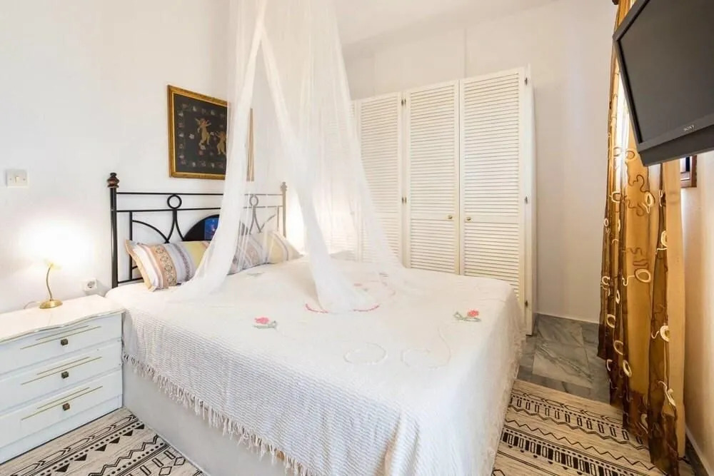 Ricos Two Bedroom Apartment - Naoussa Paros