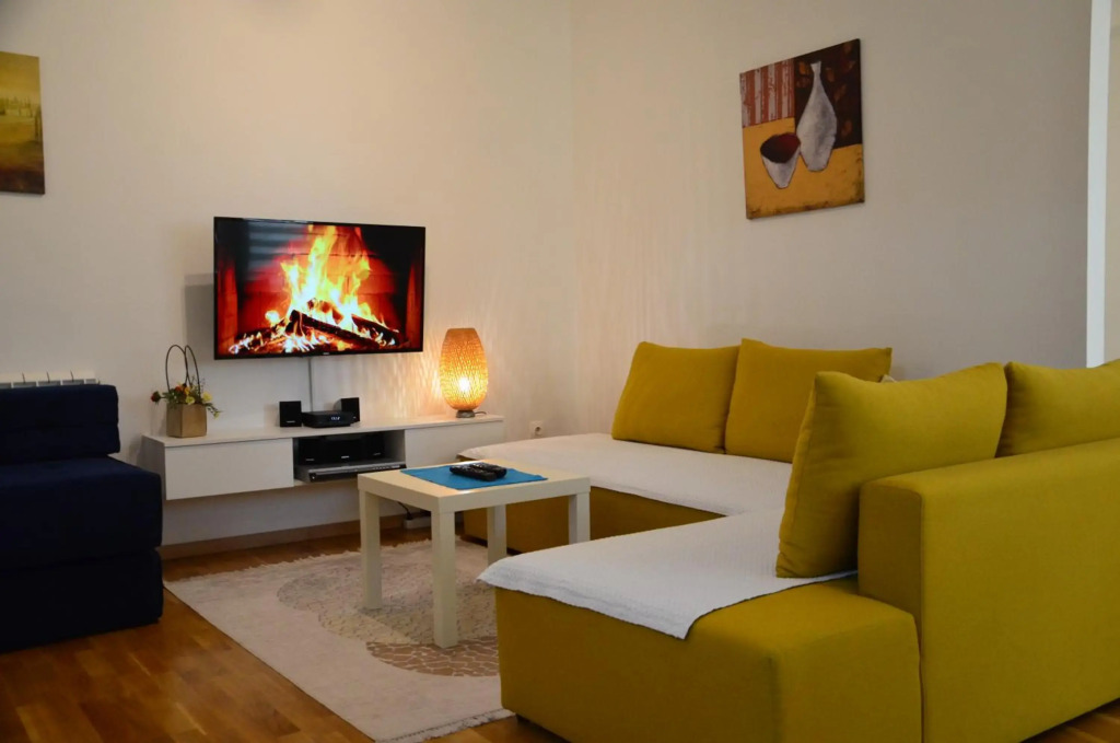 Modern apartment nearby downtown & Vardar river