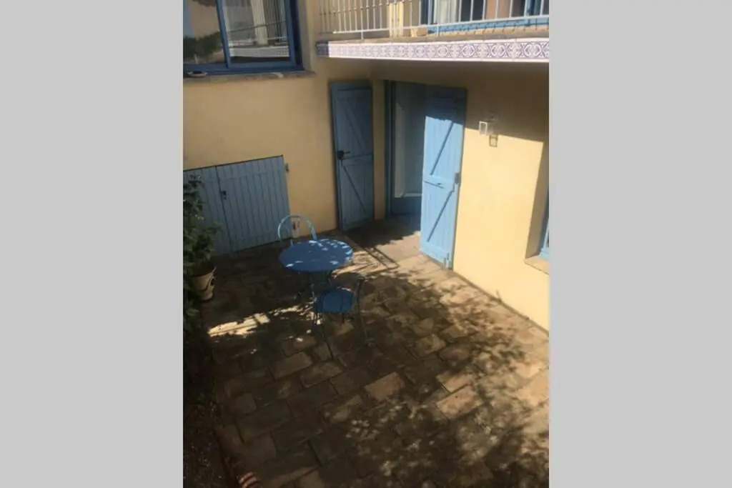 Joli studio au Mont St Clair avec vue sur la Mer
