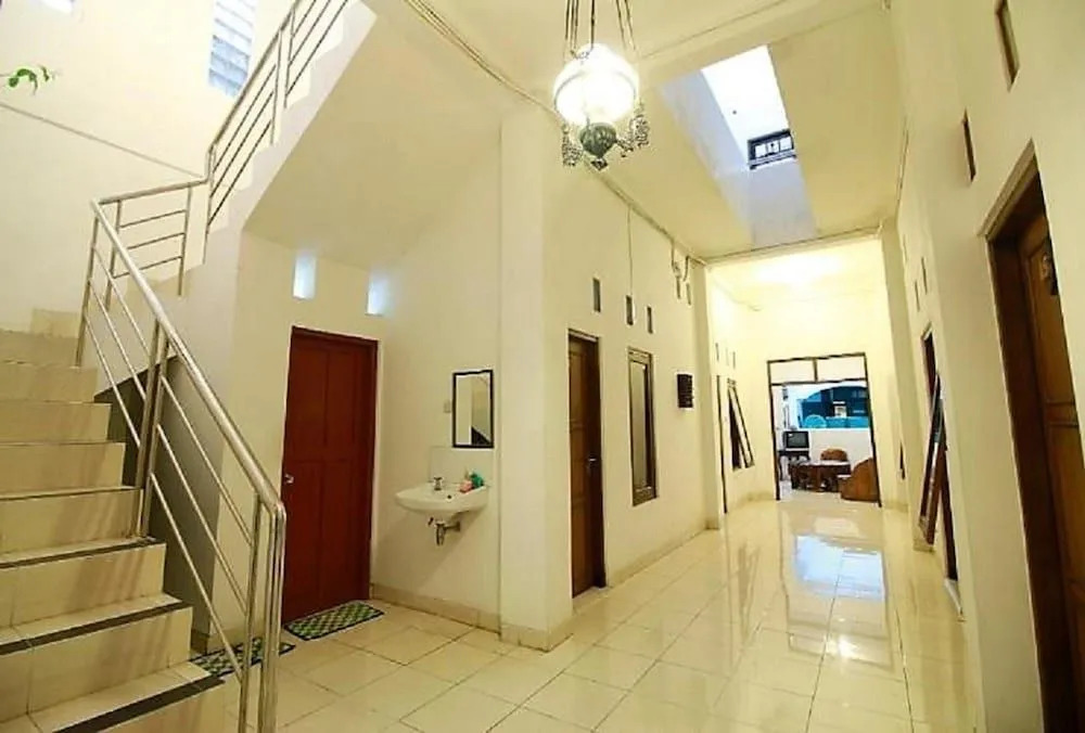OYO 418 Setra House