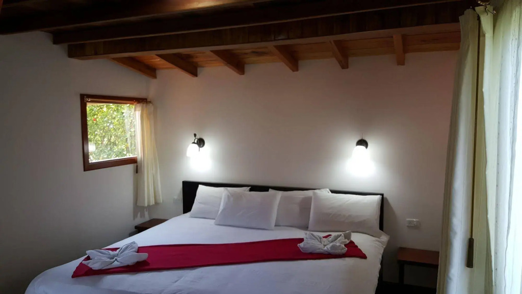 Sisakuna Lodge