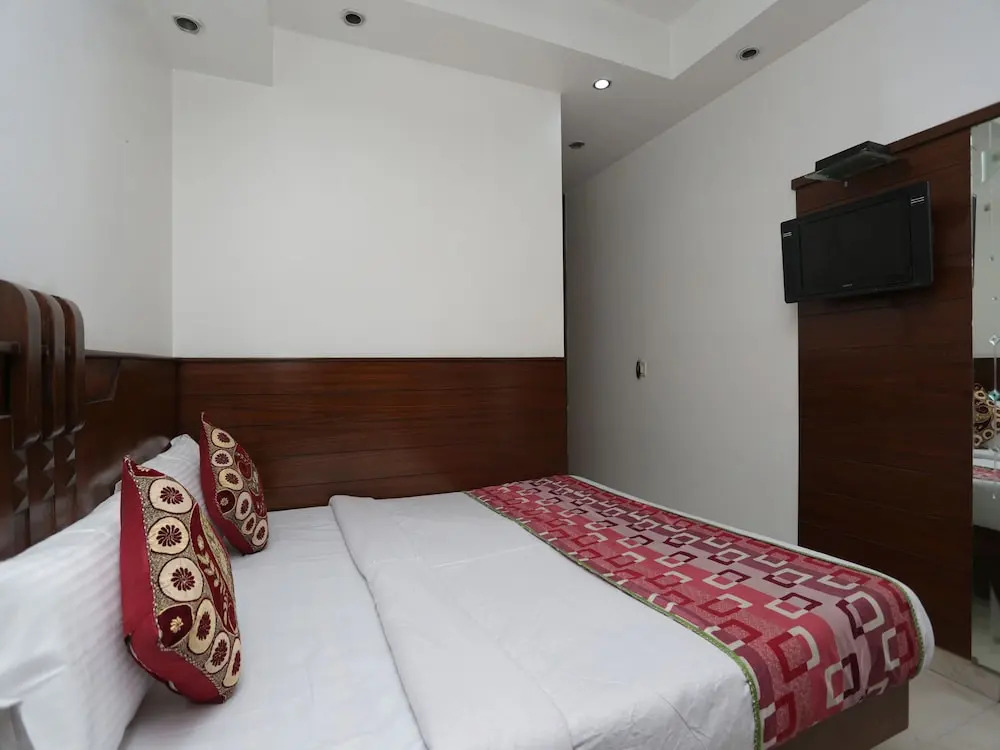 OYO 1660 Hotel Topaz