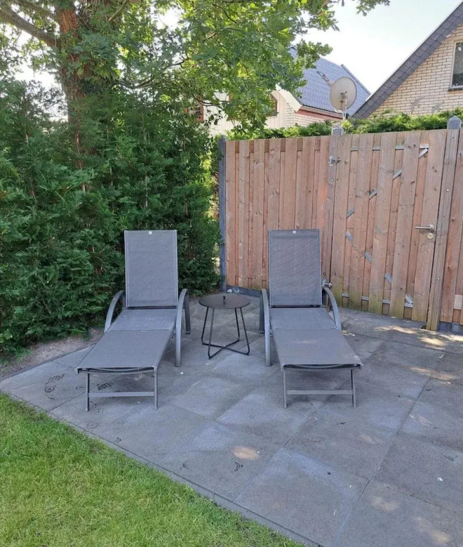 Comfortable and Modern Furnished Holiday Home, Sleeps 6, Wifi on Quiet Holiday Park Close to Beach, Woods and Dunes
