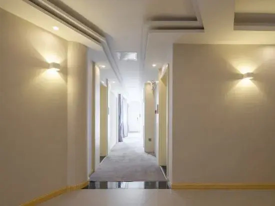 Qingzhu Kaisheng Hotel (Happy World Baiyun Middle Road Subway Station)