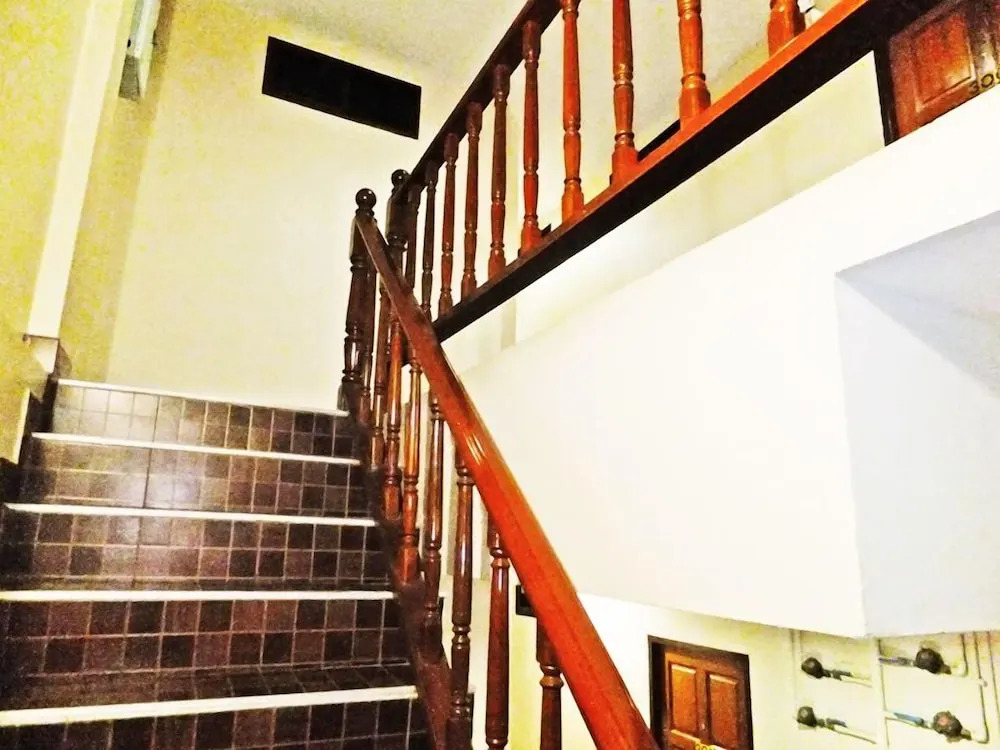 White Orchid Inn I