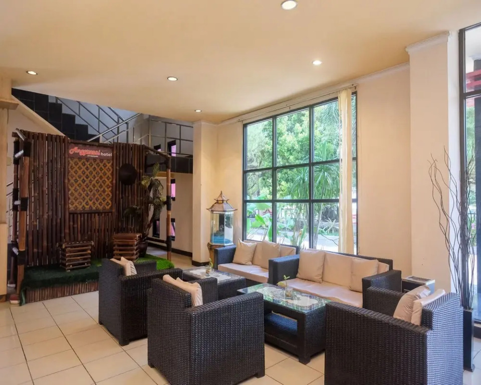 UrbanView Hotel Anggraeni Jatibarang