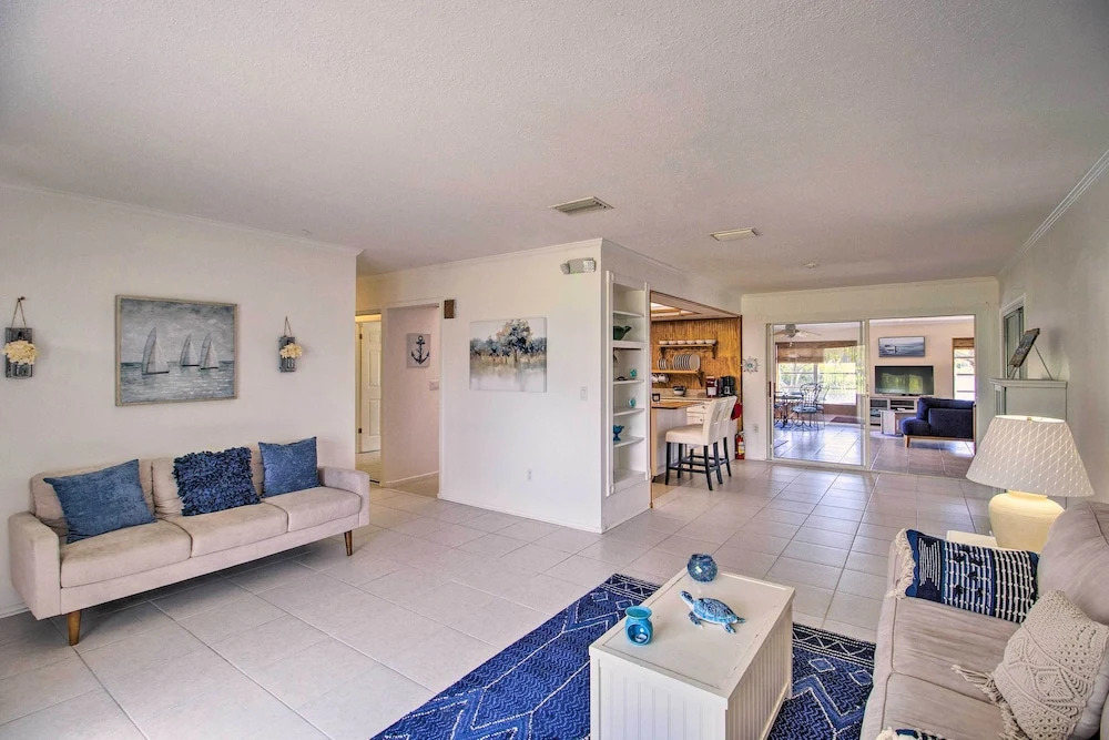 Pet-friendly Sebastian Home on Lake; Golf Nearby