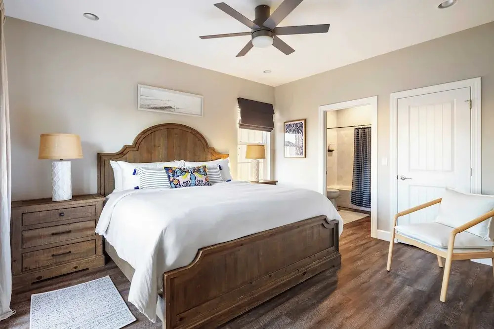 Sleeps 18! Private Pool, Hot Tub, Near Beach Miramar Dream House by Avantstay