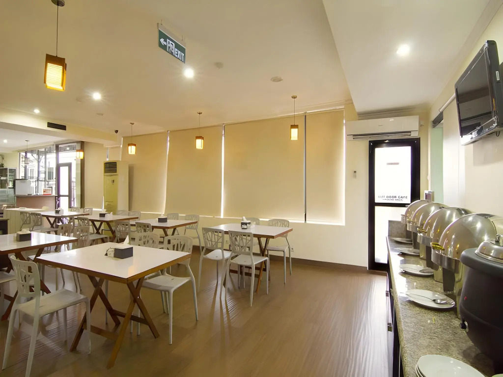 ZEN Rooms Benhil Tondano