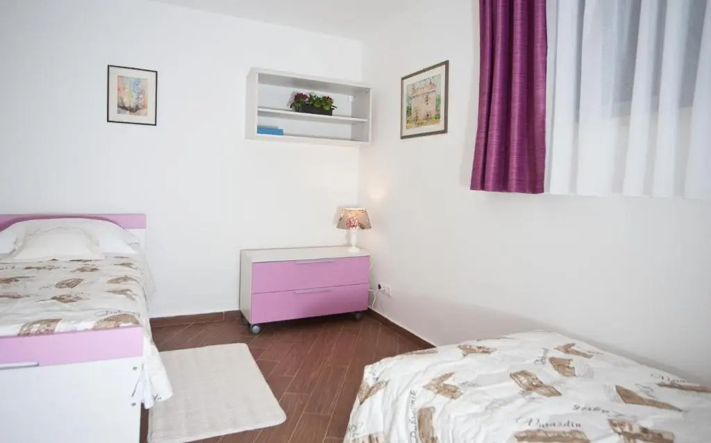 Apartment Lina near beach&Old town