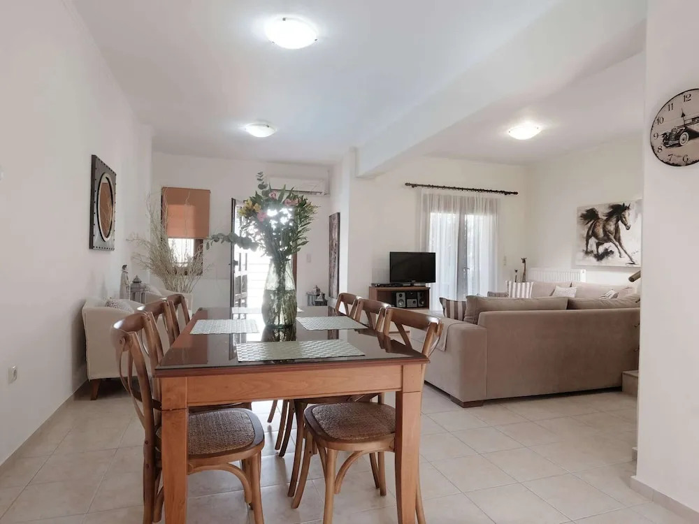 Family Friendly Villa Bluefairy With Private Pool, Near Restaurants & Beach