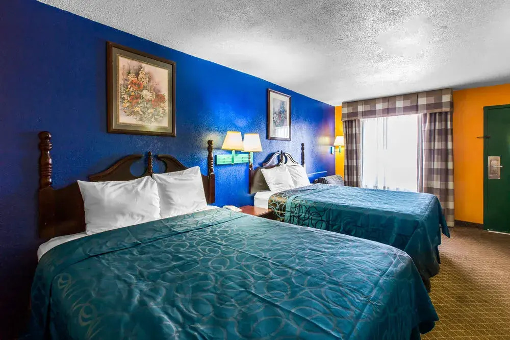 Rodeway Inn & Suites