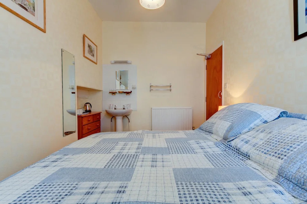 Dolphin Guesthouse
