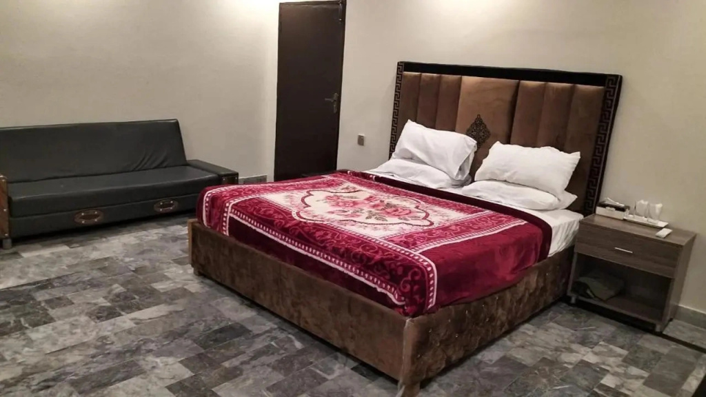 Hotel Day IN One