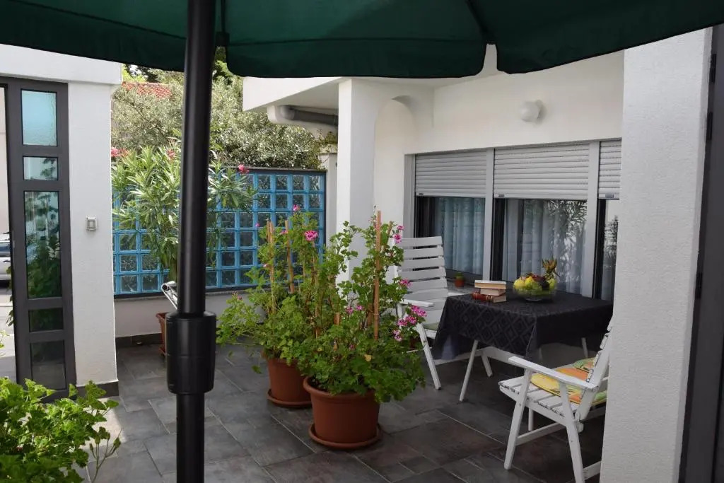 Apartments Crobeg