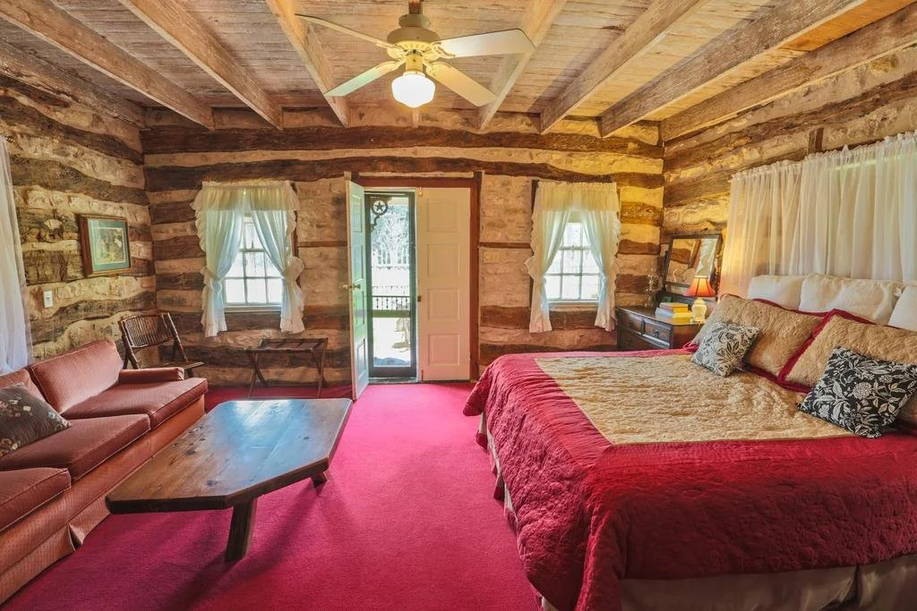 Full Moon Inn