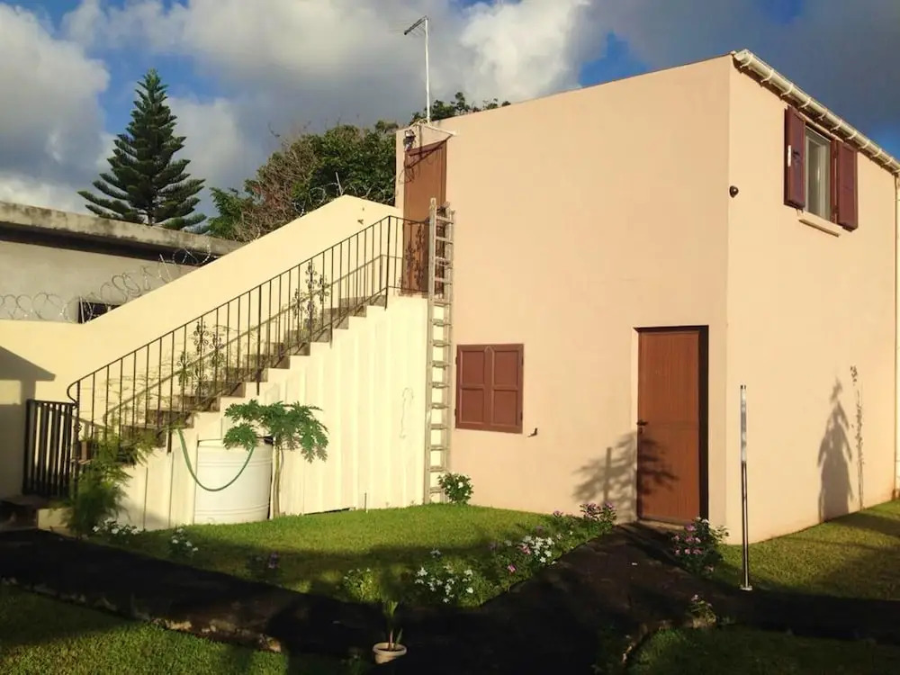 Studio in Triolet, With Enclosed Garden and Wifi - 3 km From the Beach