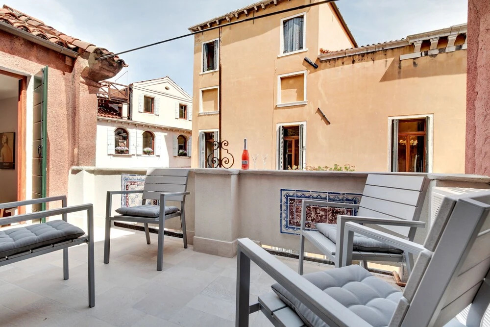 Santo Stefano Accademia Apartment Venice